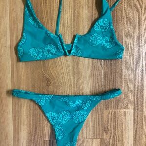 EUC Benoa Swimsuit Size Small Monstera print